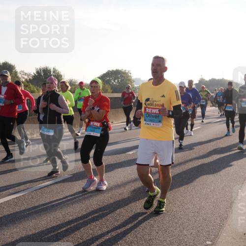 03.10.2025 - Köhlbrandbrückenlauf Fabian Wolf http://msf.ph/oto/9006891 03.10.2025 09:19:52 Position 3 49, 3699, 1922 meine-sportfotos.de