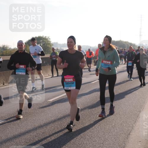 03.10.2025 - Köhlbrandbrückenlauf Fabian Wolf http://msf.ph/oto/9007447 03.10.2025 09:20:09 Position 3 1886, 1764, 1743, 3580 meine-sportfotos.de