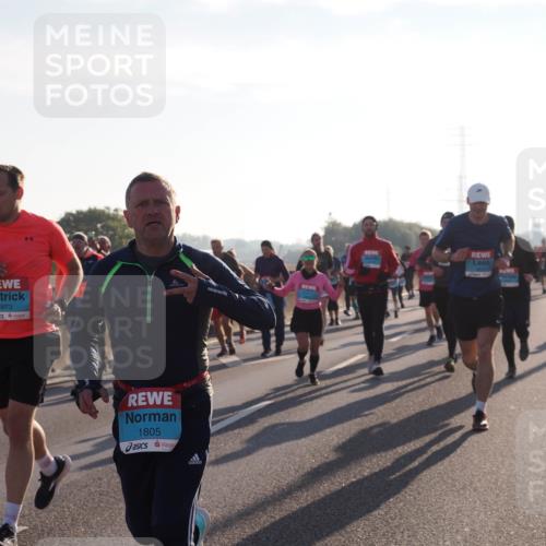 03.10.2025 - Köhlbrandbrückenlauf Fabian Wolf http://msf.ph/oto/9007480 03.10.2025 09:20:13 Position 3 1973, 1805 meine-sportfotos.de