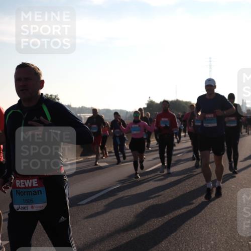 03.10.2025 - Köhlbrandbrückenlauf Fabian Wolf http://msf.ph/oto/9007488 03.10.2025 09:20:13 Position 3 1973, 1805 meine-sportfotos.de