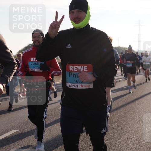 03.10.2025 - Köhlbrandbrückenlauf Fabian Wolf http://msf.ph/oto/9007651 03.10.2025 09:20:17 Position 3 3216, 1835 meine-sportfotos.de