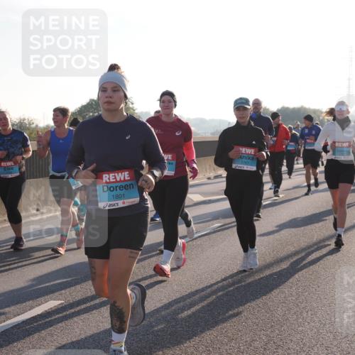 03.10.2025 - Köhlbrandbrückenlauf Fabian Wolf http://msf.ph/oto/9007770 03.10.2025 09:20:20 Position 3 1801, 1747, 3723 meine-sportfotos.de