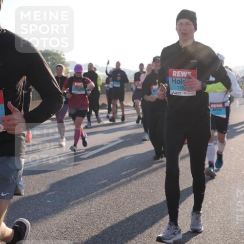 03.10.2025 - Köhlbrandbrückenlauf Fabian Wolf http://msf.ph/oto/9008116 03.10.2025 09:20:33 Position 3 1905, 1194 meine-sportfotos.de