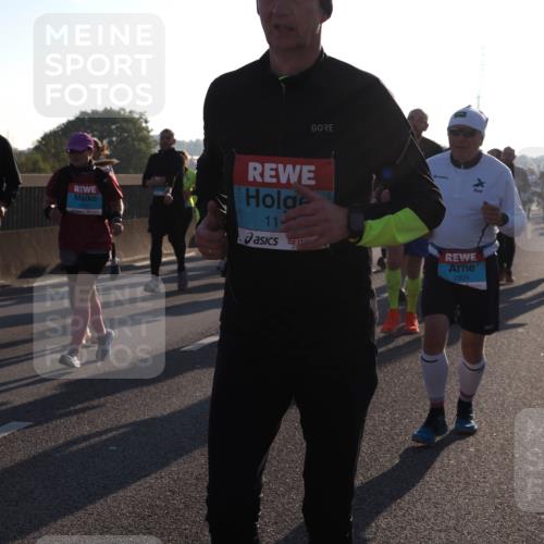 03.10.2025 - Köhlbrandbrückenlauf Fabian Wolf http://msf.ph/oto/9008142 03.10.2025 09:20:34 Position 3 11, 2929 meine-sportfotos.de