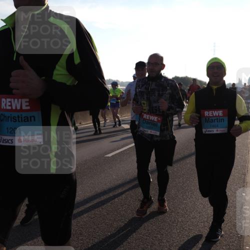 03.10.2025 - Köhlbrandbrückenlauf Fabian Wolf http://msf.ph/oto/9008312 03.10.2025 09:20:39 Position 3 1201, 1669, 1464 meine-sportfotos.de