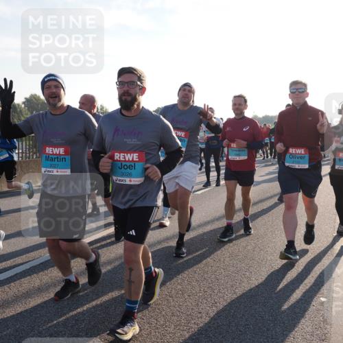 03.10.2025 - Köhlbrandbrückenlauf Fabian Wolf http://msf.ph/oto/9009353 03.10.2025 09:21:03 Position 3 3134, 3027, 3026, 1945, 2150, 2471 meine-sportfotos.de