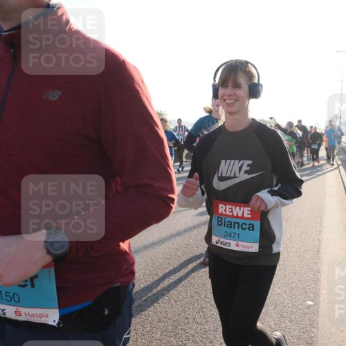 03.10.2025 - Köhlbrandbrückenlauf Fabian Wolf http://msf.ph/oto/9009409 03.10.2025 09:21:04 Position 3 2150, 99, 9, 2471 meine-sportfotos.de
