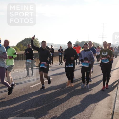 03.10.2025 - Köhlbrandbrückenlauf Fabian Wolf http://msf.ph/oto/9010041 03.10.2025 09:21:23 Position 3 803, 3162, 3108 meine-sportfotos.de