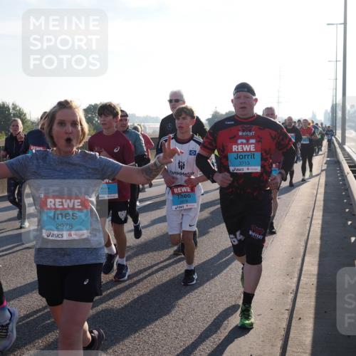 03.10.2025 - Köhlbrandbrückenlauf Fabian Wolf http://msf.ph/oto/9010486 03.10.2025 09:21:44 Position 3 2978, 3727, 2878, 3713 meine-sportfotos.de