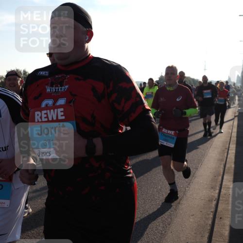 03.10.2025 - Köhlbrandbrückenlauf Fabian Wolf http://msf.ph/oto/9010515 03.10.2025 09:21:45 Position 3 371, 2878, 2800 meine-sportfotos.de