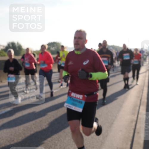 03.10.2025 - Köhlbrandbrückenlauf Fabian Wolf http://msf.ph/oto/9010527 03.10.2025 09:21:45 Position 3  meine-sportfotos.de