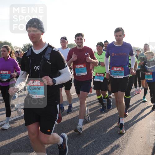 03.10.2025 - Köhlbrandbrückenlauf Fabian Wolf http://msf.ph/oto/9010750 03.10.2025 09:21:54 Position 3 3352, 1866, 3762, 2984, 2089 meine-sportfotos.de