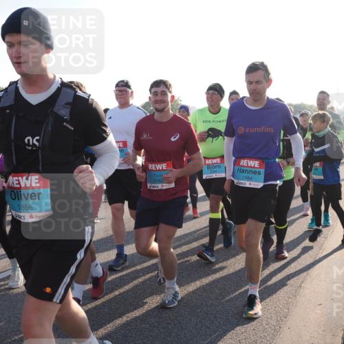03.10.2025 - Köhlbrandbrückenlauf Fabian Wolf http://msf.ph/oto/9010756 03.10.2025 09:21:54 Position 3 1866, 3762, 2089, 2984 meine-sportfotos.de