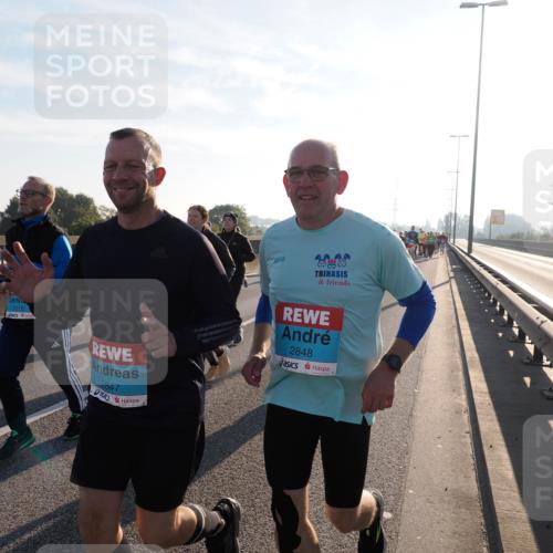 03.10.2025 - Köhlbrandbrückenlauf Fabian Wolf http://msf.ph/oto/9011341 03.10.2025 09:22:18 Position 3 2215, 2847, 2848 meine-sportfotos.de