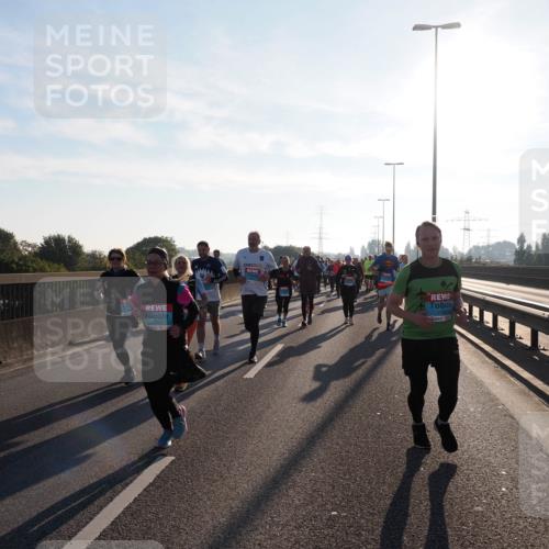 03.10.2025 - Köhlbrandbrückenlauf Fabian Wolf http://msf.ph/oto/9011429 03.10.2025 09:22:23 Position 3 1734, 24, 2707 meine-sportfotos.de
