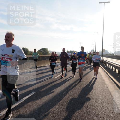 03.10.2025 - Köhlbrandbrückenlauf Fabian Wolf http://msf.ph/oto/9011502 03.10.2025 09:22:25 Position 3 2834, 24, 2837 meine-sportfotos.de