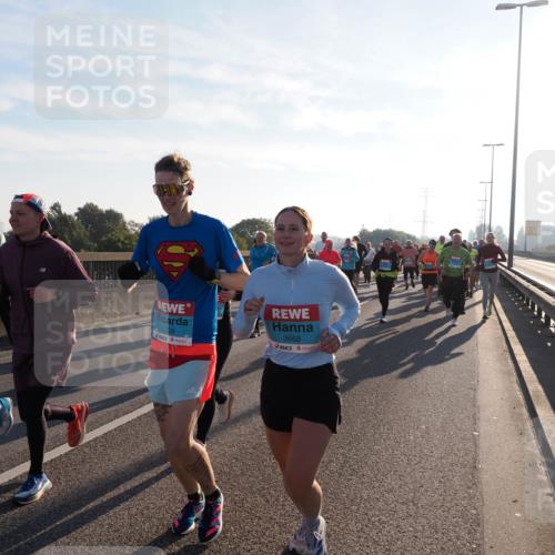 03.10.2025 - Köhlbrandbrückenlauf Fabian Wolf http://msf.ph/oto/9011562 03.10.2025 09:22:27 Position 3 1978, 1709, 3668 meine-sportfotos.de