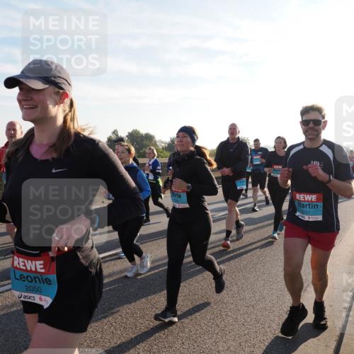 03.10.2025 - Köhlbrandbrückenlauf Fabian Wolf http://msf.ph/oto/9011728 03.10.2025 09:22:37 Position 3 2050, 1051, 3151 meine-sportfotos.de