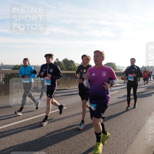 03.10.2025 - Köhlbrandbrückenlauf Fabian Wolf http://msf.ph/oto/9011975 03.10.2025 09:22:48 Position 3 2304, 1725 meine-sportfotos.de
