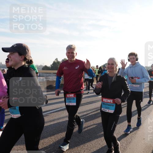 03.10.2025 - Köhlbrandbrückenlauf Fabian Wolf http://msf.ph/oto/9012114 03.10.2025 09:22:55 Position 3 44, 1687, 2435 meine-sportfotos.de