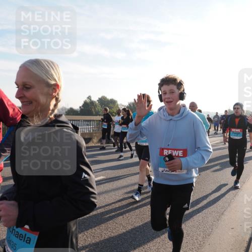 03.10.2025 - Köhlbrandbrückenlauf Fabian Wolf http://msf.ph/oto/9012131 03.10.2025 09:22:56 Position 3 2435, 2119 meine-sportfotos.de