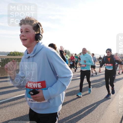 03.10.2025 - Köhlbrandbrückenlauf Fabian Wolf http://msf.ph/oto/9012144 03.10.2025 09:22:56 Position 3 3116 meine-sportfotos.de