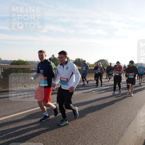 03.10.2025 - Köhlbrandbrückenlauf Fabian Wolf http://msf.ph/oto/9012288 03.10.2025 09:23:01 Position 3 3829, 2930 meine-sportfotos.de
