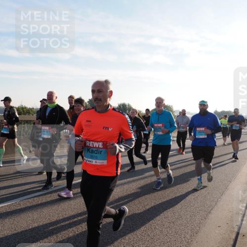 03.10.2025 - Köhlbrandbrückenlauf Fabian Wolf http://msf.ph/oto/9012377 03.10.2025 09:23:05 Position 3 2037, 3576 meine-sportfotos.de