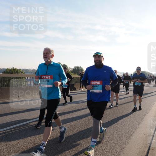 03.10.2025 - Köhlbrandbrückenlauf Fabian Wolf http://msf.ph/oto/9012410 03.10.2025 09:23:06 Position 3 2037, 2142 meine-sportfotos.de