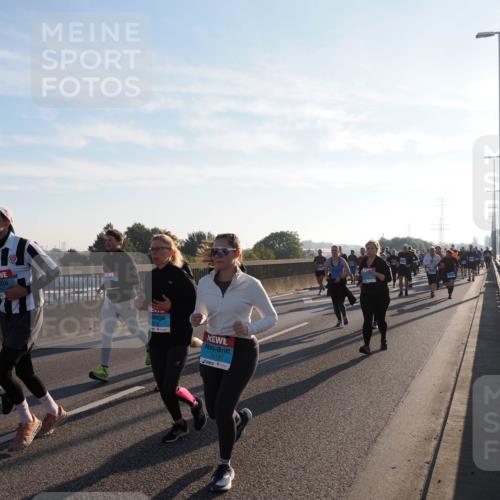 03.10.2025 - Köhlbrandbrückenlauf Fabian Wolf http://msf.ph/oto/9012513 03.10.2025 09:23:16 Position 3 2218, 2217 meine-sportfotos.de