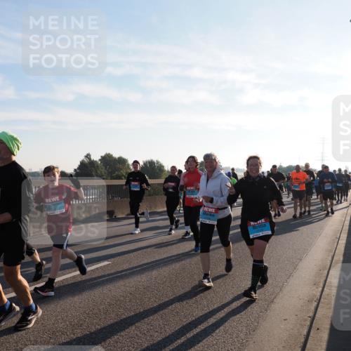 03.10.2025 - Köhlbrandbrückenlauf Fabian Wolf http://msf.ph/oto/9012557 03.10.2025 09:23:21 Position 3 2309, 2141, 2116 meine-sportfotos.de