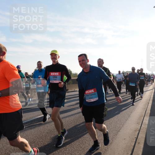 03.10.2025 - Köhlbrandbrückenlauf Fabian Wolf http://msf.ph/oto/9012681 03.10.2025 09:23:25 Position 3 1539, 2451 meine-sportfotos.de