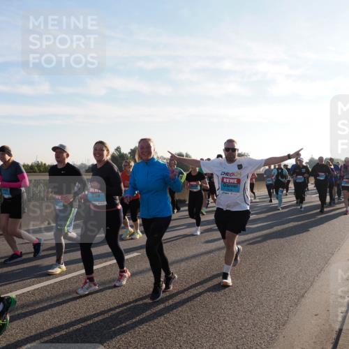 03.10.2025 - Köhlbrandbrückenlauf Fabian Wolf http://msf.ph/oto/9012813 03.10.2025 09:23:30 Position 3 2003, 24, 2836 meine-sportfotos.de