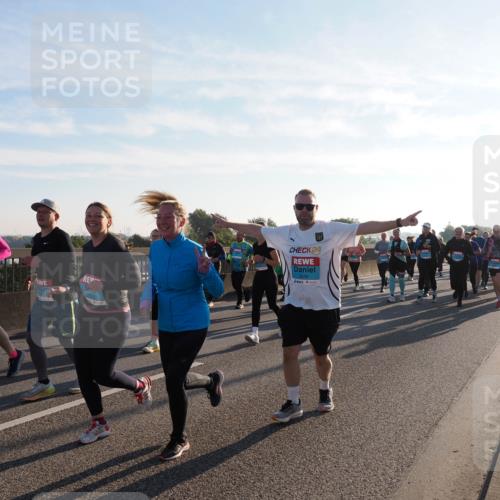 03.10.2025 - Köhlbrandbrückenlauf Fabian Wolf http://msf.ph/oto/9012820 03.10.2025 09:23:30 Position 3 2003, 24, 2836 meine-sportfotos.de