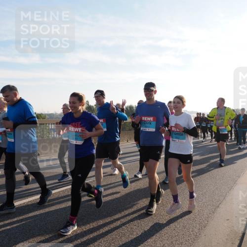 03.10.2025 - Köhlbrandbrückenlauf Fabian Wolf http://msf.ph/oto/9012923 03.10.2025 09:23:35 Position 3 3810, 1652, 1653 meine-sportfotos.de