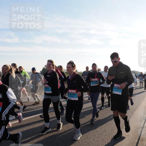 03.10.2025 - Köhlbrandbrückenlauf Fabian Wolf http://msf.ph/oto/9013066 03.10.2025 09:23:40 Position 3 896, 2967, 2966, 2965 meine-sportfotos.de