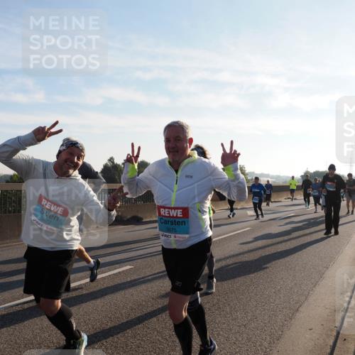 03.10.2025 - Köhlbrandbrückenlauf Fabian Wolf http://msf.ph/oto/9013105 03.10.2025 09:23:42 Position 3 3677, 3675 meine-sportfotos.de