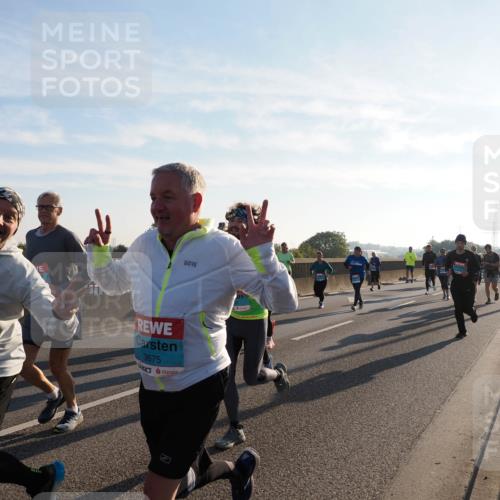03.10.2025 - Köhlbrandbrückenlauf Fabian Wolf http://msf.ph/oto/9013111 03.10.2025 09:23:42 Position 3 3677, 3675 meine-sportfotos.de