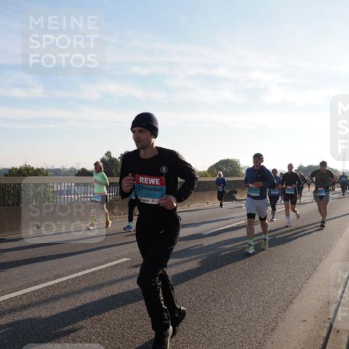 03.10.2025 - Köhlbrandbrückenlauf Fabian Wolf http://msf.ph/oto/9013177 03.10.2025 09:23:45 Position 3 2231 meine-sportfotos.de