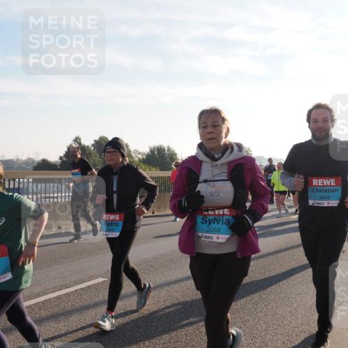 03.10.2025 - Köhlbrandbrückenlauf Fabian Wolf http://msf.ph/oto/9013911 03.10.2025 09:24:19 Position 3 2899, 2898, 2900, 2058, 3669 meine-sportfotos.de
