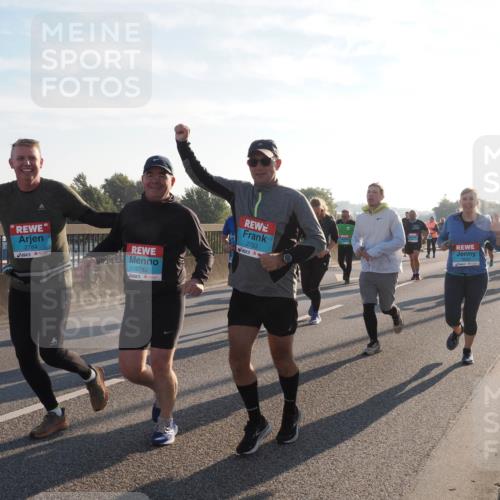 03.10.2025 - Köhlbrandbrückenlauf Fabian Wolf http://msf.ph/oto/9014309 03.10.2025 09:24:33 Position 3 2784, 2782, 2783, 3693 meine-sportfotos.de