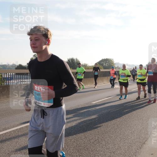 03.10.2025 - Köhlbrandbrückenlauf Fabian Wolf http://msf.ph/oto/9014456 03.10.2025 09:24:39 Position 3 325 meine-sportfotos.de