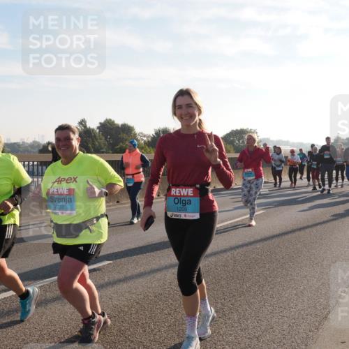 03.10.2025 - Köhlbrandbrückenlauf Fabian Wolf http://msf.ph/oto/9014526 03.10.2025 09:24:42 Position 3 2741, 2738, 1209 meine-sportfotos.de