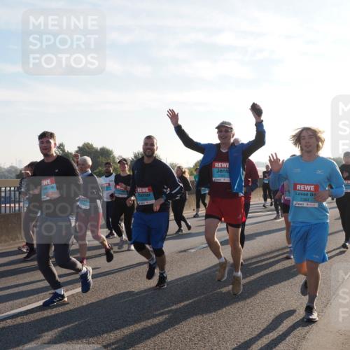 03.10.2025 - Köhlbrandbrückenlauf Fabian Wolf http://msf.ph/oto/9014641 03.10.2025 09:24:47 Position 3 2382, 2384 meine-sportfotos.de