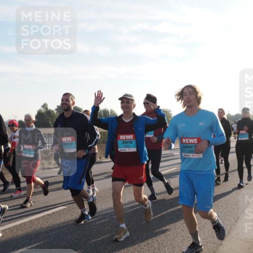 03.10.2025 - Köhlbrandbrückenlauf Fabian Wolf http://msf.ph/oto/9014653 03.10.2025 09:24:47 Position 3 2239, 2382, 2384 meine-sportfotos.de
