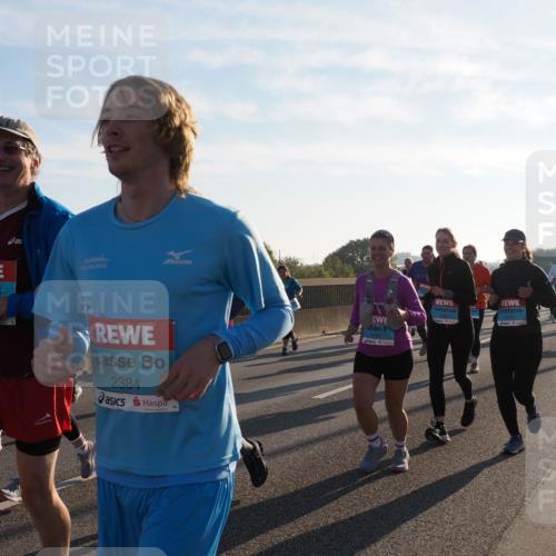 03.10.2025 - Köhlbrandbrückenlauf Fabian Wolf http://msf.ph/oto/9014681 03.10.2025 09:24:48 Position 3 5, 10, 2015, 2384, 2271, 2637 meine-sportfotos.de