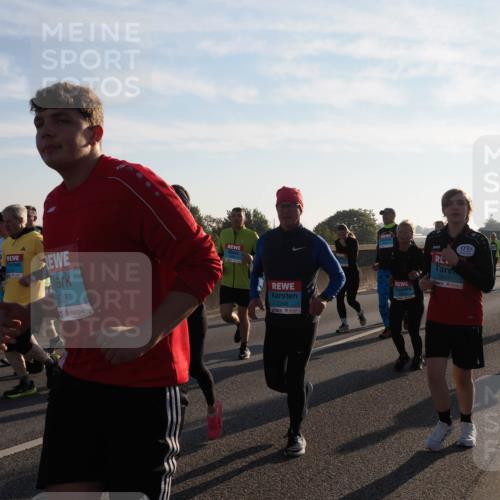 03.10.2025 - Köhlbrandbrückenlauf Fabian Wolf http://msf.ph/oto/9014971 03.10.2025 09:24:59 Position 3 2632, 2248, 2631 meine-sportfotos.de