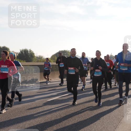 03.10.2025 - Köhlbrandbrückenlauf Fabian Wolf http://msf.ph/oto/9015569 03.10.2025 09:25:23 Position 3 3543, 2300, 2298 meine-sportfotos.de