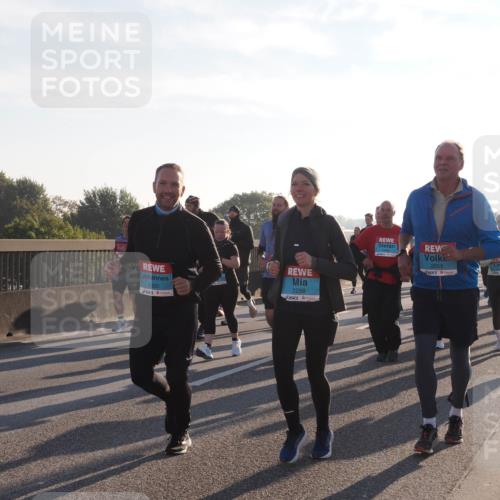 03.10.2025 - Köhlbrandbrückenlauf Fabian Wolf http://msf.ph/oto/9015595 03.10.2025 09:25:24 Position 3 2300, 2298, 2659 meine-sportfotos.de