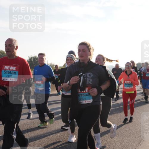 03.10.2025 - Köhlbrandbrückenlauf Fabian Wolf http://msf.ph/oto/9015684 03.10.2025 09:25:27 Position 3 2468, 1814, 2572, 3074 meine-sportfotos.de